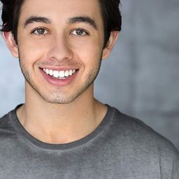 Cullen McCarthy 飾演 Bogdan (voice)