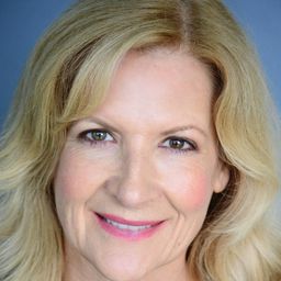 琳妮塔·科羅福德 - 超能失控演員 飾演Casey's Mom