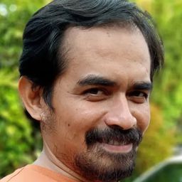 艾德華·馬納盧 飾演 Bambang