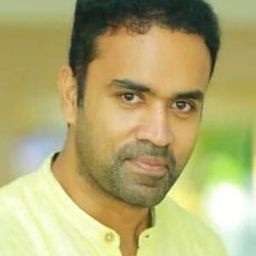 Rony David Raj 飾演 ACP Dano Mammen