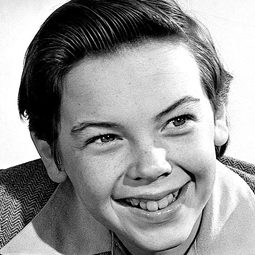 Bobby Driscoll 飾演 Peter Pan (voice)
