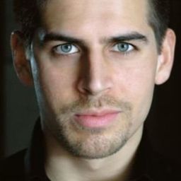 卡洛斯·安德烈斯·高梅茲 飾演 Steve