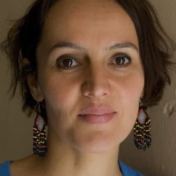 Cécile Garcia-Fogel 飾演 Agathe