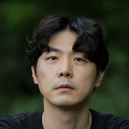 Song Sam-dong 飾演 Moon-shik