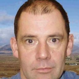 Malcolm Douglas 飾演 Denny