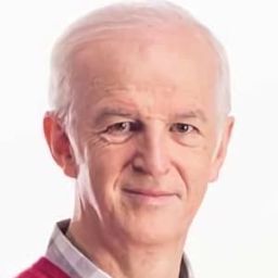 Sean McGinley 飾演 Joe Ryan