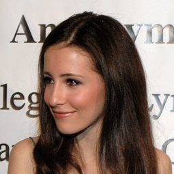 Tiffany Giardina 飾演 Keira (singing voice)