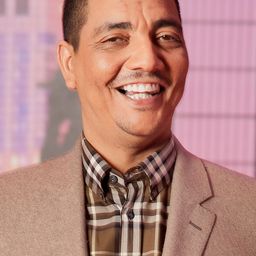 Jörgen Raymann 飾演 Dr. Sunil