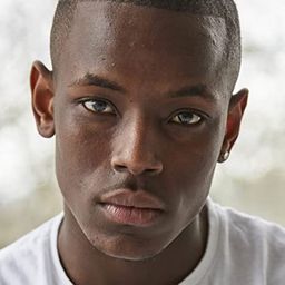 麥可·沃德 飾演 Marco