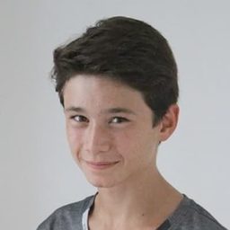 Nathan Georgelin 飾演 Sébastien