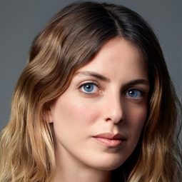 Bige Önal 飾演 Gizem