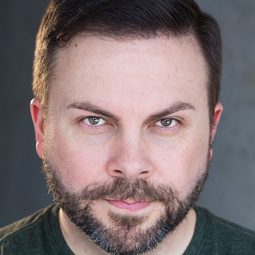 Matthew Cornwell - 造訪天堂演員 飾演EMT