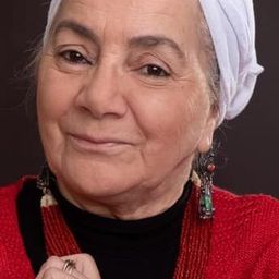 Aida Guechoud 飾演 Saliha