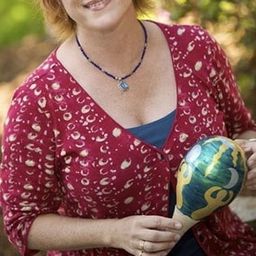 Kerry Noonan 飾演 Gail Myers