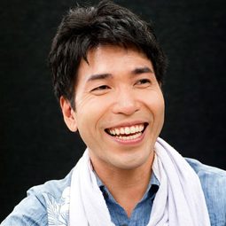 新垣樽助 飾演 Hasebe Heshikiri (voice)