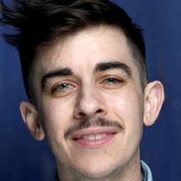 Chase Strangio 飾演 Self