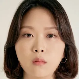 金漢娜 飾演 Lake Woman