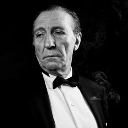 Joaquín Hinojosa 飾演 Luis