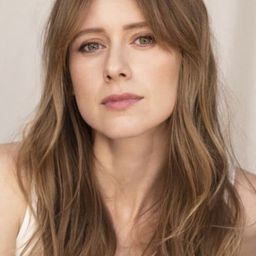 Manuela Vellés 飾演 Alicia