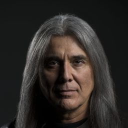 朱利安·布萊克·安特洛普 飾演 Cheeon