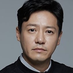 Hwang Tae-kwang - 治外法權演員 飾演Prosecutor