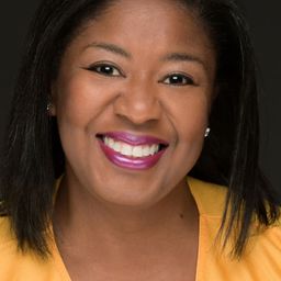 娜塔莎·伊薇特·威廉斯 飾演 Ruth