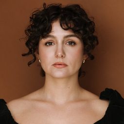 Gabriella Kosmidis 飾演 Gracie (voice)