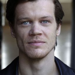 傑米·保羅 飾演 Philip