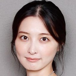 大石絵理 飾演 Kaoru Hino