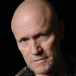 米高洛家 - 赤手威龍演員 飾演Man in Bar