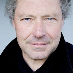 阿利斯塔爾·布朗寧 飾演 Mike O'Leary