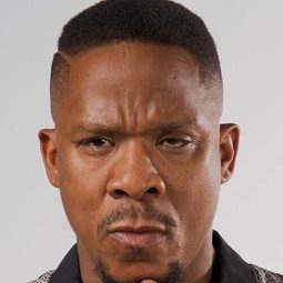 邦蓋爾·曼賽 - 醇愛戀曲演員 飾演Owethu Sityebi Snr