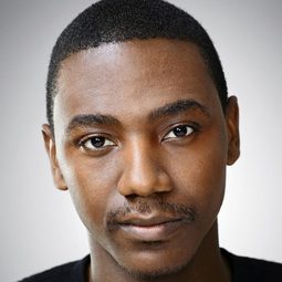 傑洛·卡麥克 飾演 Self