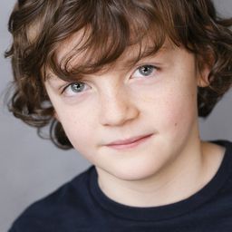 Charlie Price - 靚太軍樂團演員 飾演Tommy