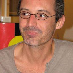 Arthur de Pins 飾演 José