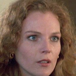 Catherine Baranov 飾演 Sally Donnelly