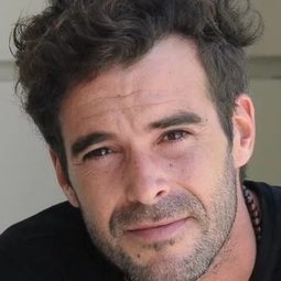 Nicolás Cabré - ¡Atraco!演員 飾演Miguel