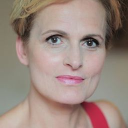 Patrizia Punzo - 攻擊狀態演員 飾演Marina Orlandi Biagi