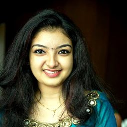 Malavika Nair 飾演 Krishna Kumari