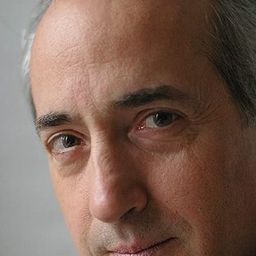 Joe Urla 飾演 Minella