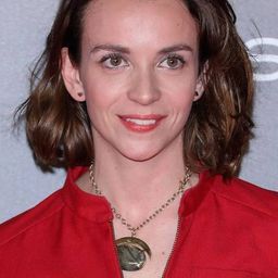 伊尼斯·德塔米拉 飾演 Rita