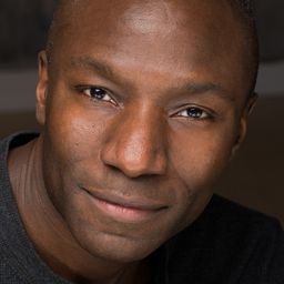 Andrew Moodie 飾演 Joe Crosby