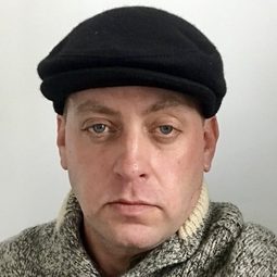 Scott Rapp 飾演 Police Officer