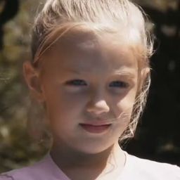 Giselle Eve Palacio-Banay 飾演 Natasha Bowman