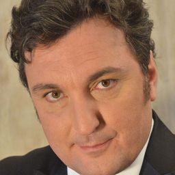 路德維克．泰兹 飾演 Simon Boccanegra