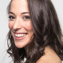 Lúa Testa 飾演 Alicia