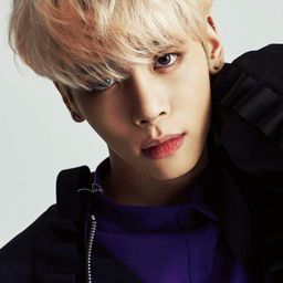 鐘鉉 飾演 Self (archive footage)