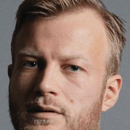 古斯塔沃·迪克耶爾·吉斯 飾演 Kasper