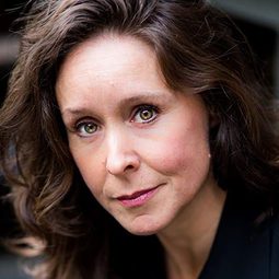 France Perras - 芭比呈獻花仙子演員 飾演Carla (voice)