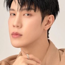 薩波·阿薩瓦蒙倥 飾演 Jerd